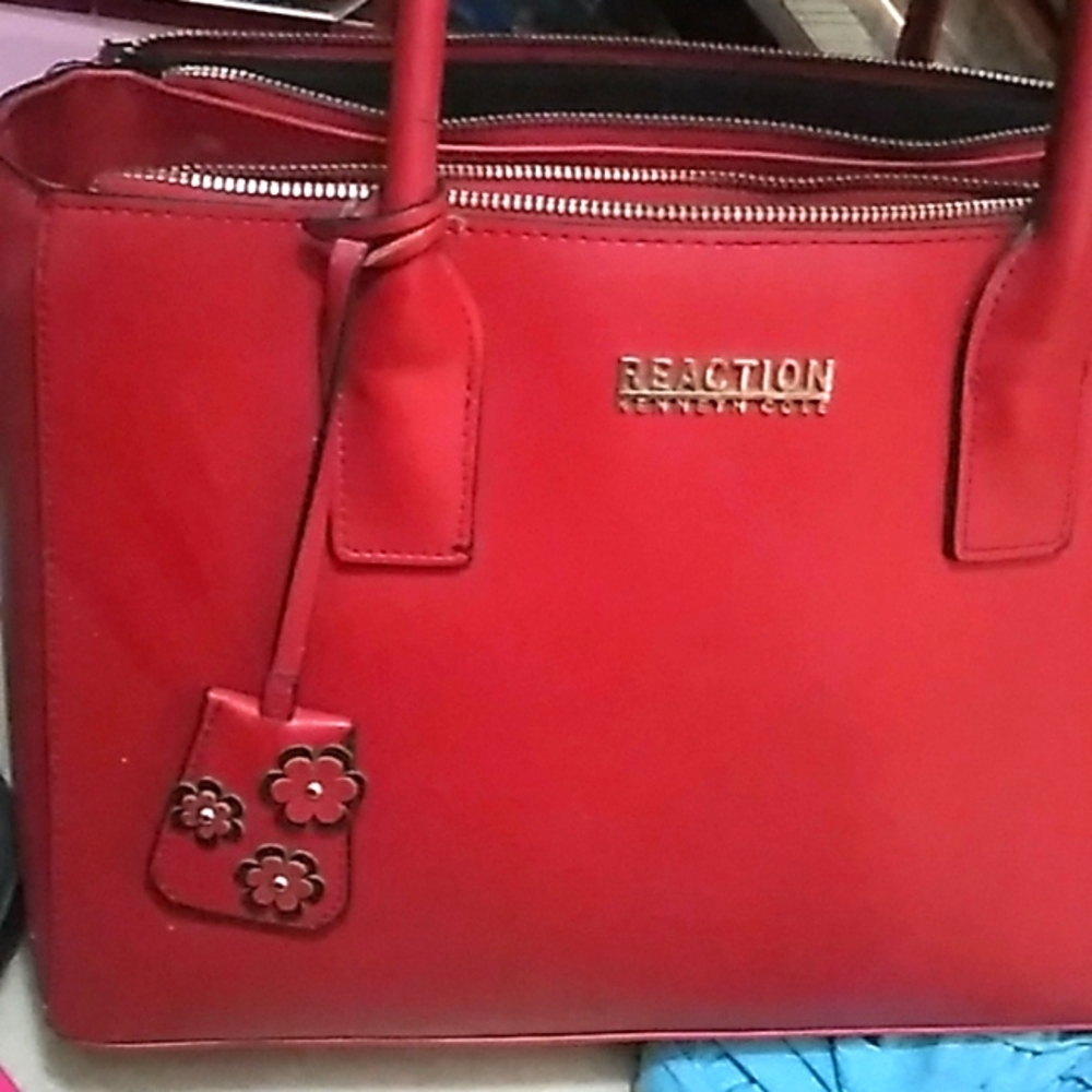 Large Kenneth Cole Reaction Purse